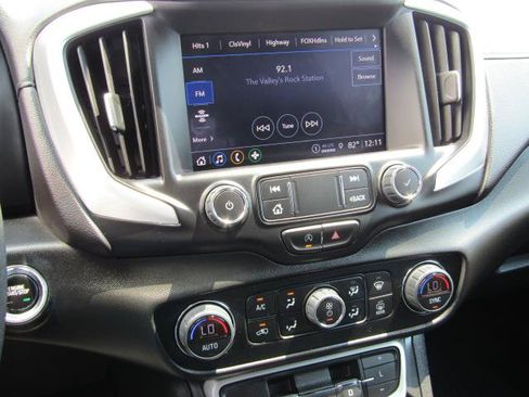 Used 2022 GMC Terrain SLT w/ LPO, Floor Liner Package AWD/4WD image 21