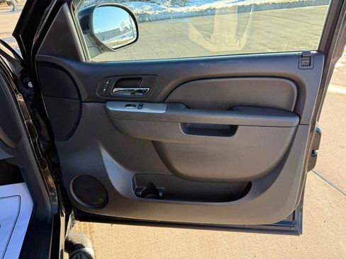 Used 2010 Chevrolet Avalanche LT w/ Luxury Package image 28