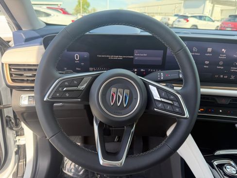 Used 2025 Buick Envision Avenir AWD/4WD image 13