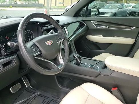 Used 2020 Cadillac XT6 Sport image 9
