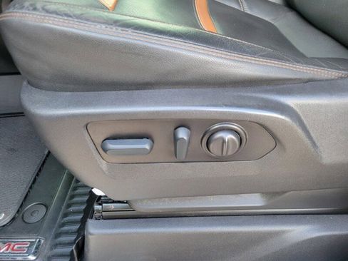 Used 2022 GMC Sierra 2500 AT4 w/ AT4 Preferred Package image 22