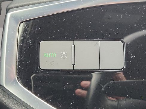 Used 2020 Audi Q3 2.0T Premium image 29