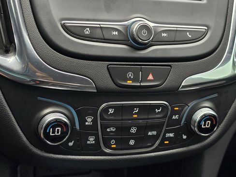 Used 2023 Chevrolet Equinox LT FWD image 19