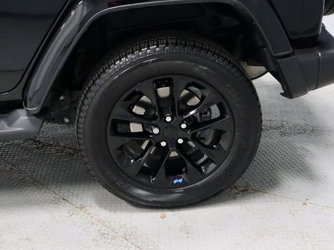 Used 2023 Jeep Wrangler Unlimited Sahara w/ Cold Weather Group image 18