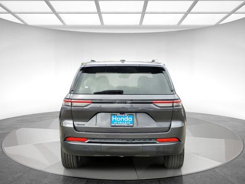 Used 2023 Jeep Grand Cherokee Altitude image 6