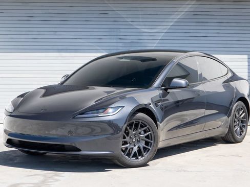 Used 2025 Tesla Model 3 Long Range RWD image 3
