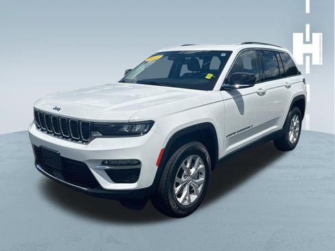 Used 2023 Jeep Grand Cherokee Limited AWD/4WD image 3