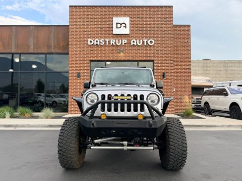 Used 2013 Jeep Wrangler Unlimited Rubicon w/ Connectivity Group AWD/4WD image 2