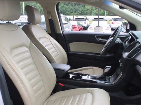 Used 2016 Ford Edge SEL w/ Equipment Group 201A FWD image 32