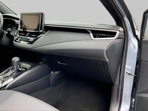 Used 2024 Toyota Corolla SE w/ SE Premium Package FWD image 18
