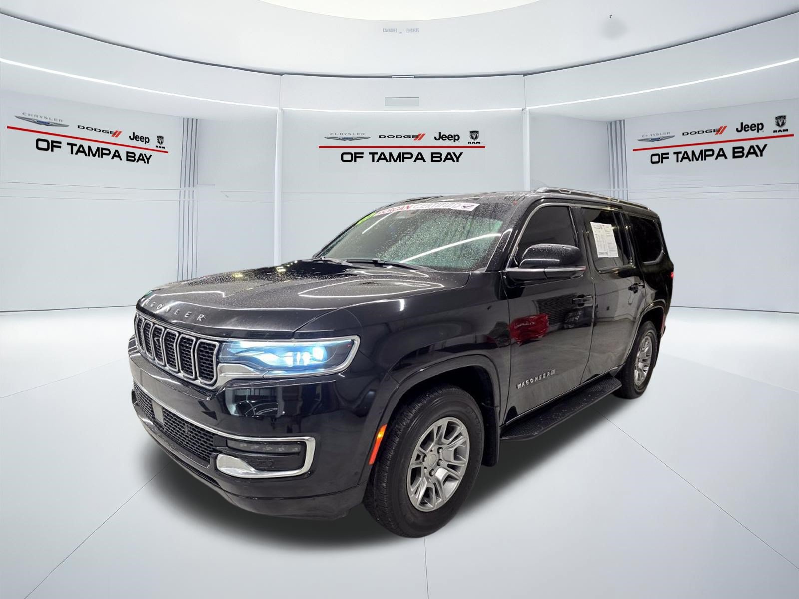 Used 2023 Jeep Wagoneer 4WD w/ Convenience Group I image 2