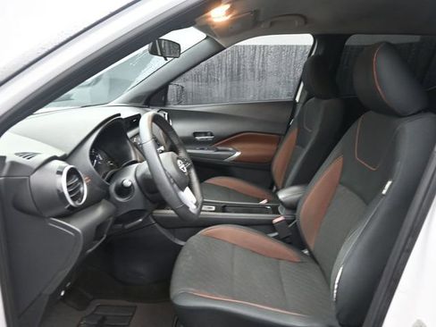 Used 2023 Nissan Kicks SR w/ Exterior Package image 12