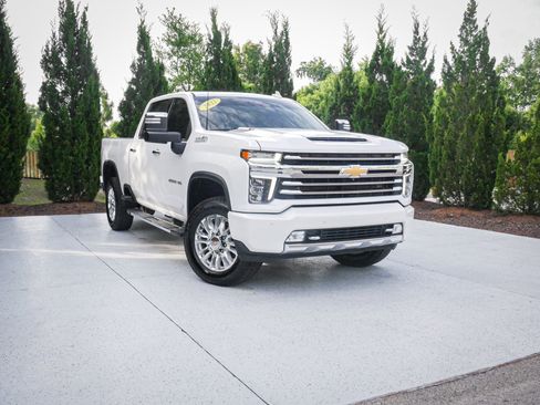 Used 2022 Chevrolet Silverado 2500 High Country w/ Safety Package II AWD/4WD image 2