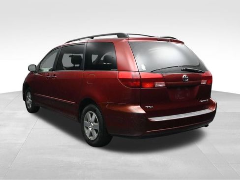 Used 2005 Toyota Sienna LE w/ LE Pkg 2 FWD image 3