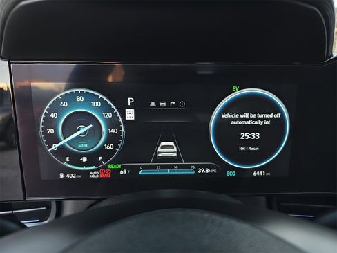 Certified 2025 Hyundai Elantra Limited image 18