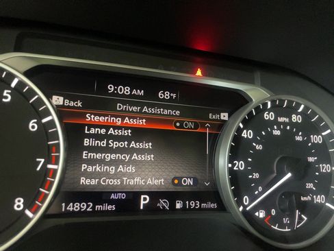 Used 2024 Nissan Pathfinder SV w/ SV Premium Package AWD/4WD image 14
