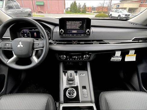 New 2025 Mitsubishi Outlander ES AWD/4WD image 5