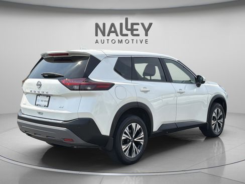 Used 2023 Nissan Rogue SV image 5