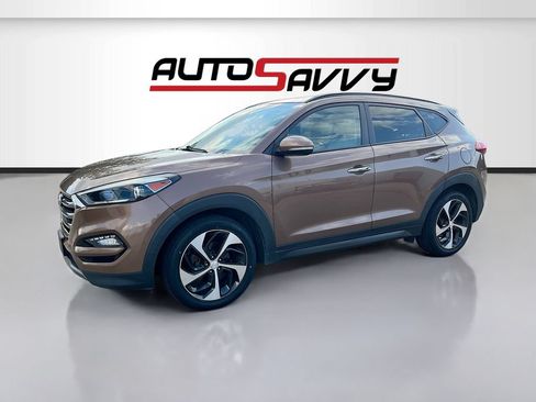 Used 2016 Hyundai Tucson Limited w/ Option Group 03 FWD image 3