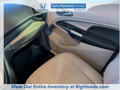 Used 2020 Ford Transit Connect XLT image 17