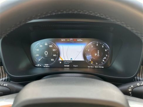 Used 2022 Volvo XC40 T5 R-Design w/ Advanced Package image 26