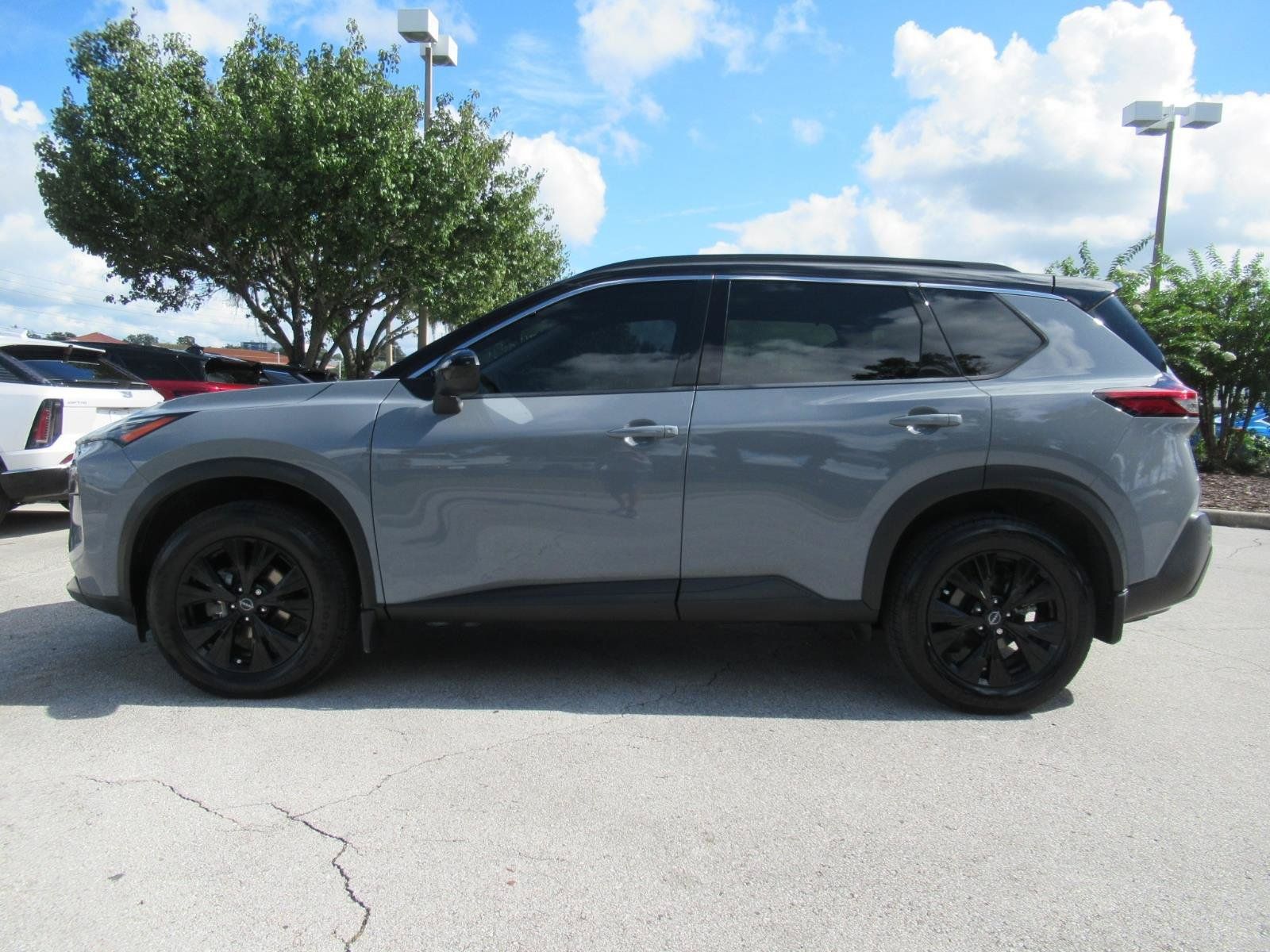Used 2023 Nissan Rogue SV FWD image 4