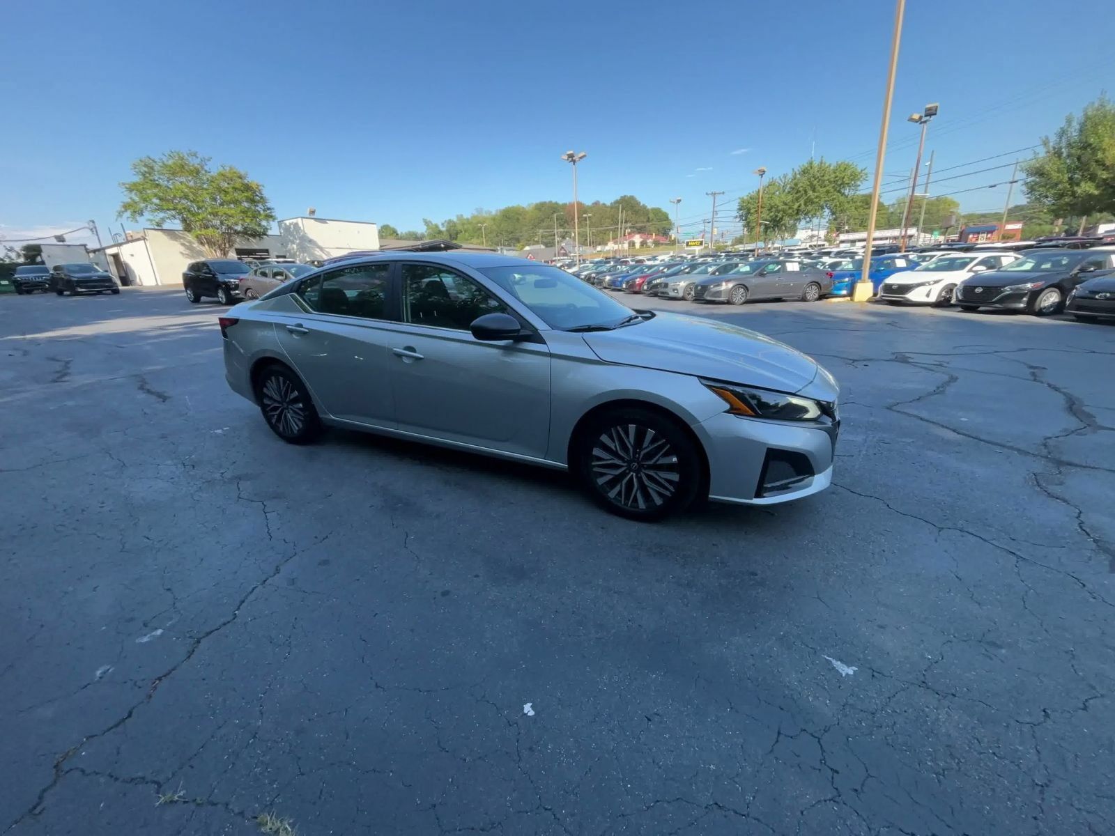 Used 2026 Nissan Altima 2.5 SV FWD image 2