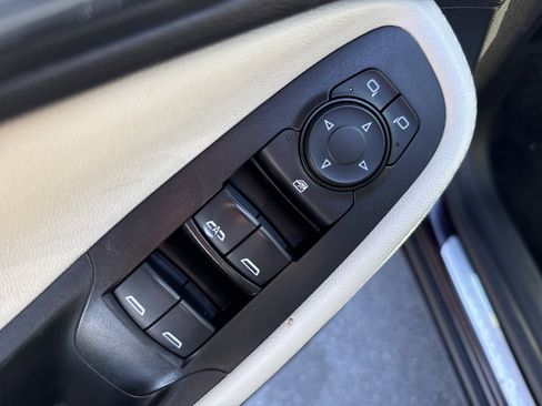 Used 2020 Buick Encore GX Essence image 16