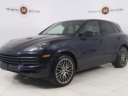 Used 2022 Porsche Cayenne Platinum Edition w/ Premium Package Plus image 47