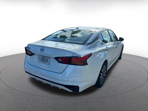 Used 2025 Nissan Altima 2.5 SV FWD image 17