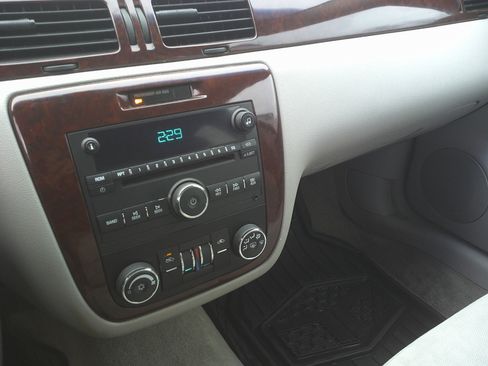 Used 2008 Chevrolet Impala LT image 15