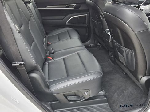 Certified 2025 Kia Telluride LX image 16