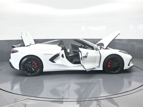 Used 2024 Chevrolet Corvette Stingray Convertible w/ Z51 Performance Package image 68