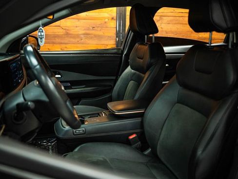 Used 2024 Nissan Ariya FWD image 9