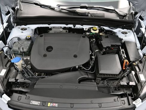 Used 2024 Volvo XC40 B5 Plus w/ Protection Package Premier AWD/4WD image 21