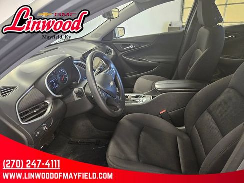 Used 2023 Chevrolet Malibu LT FWD image 11