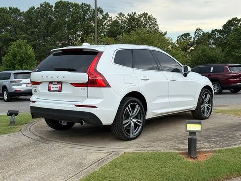 Used 2021 Volvo XC60 T5 Momentum FWD image 7
