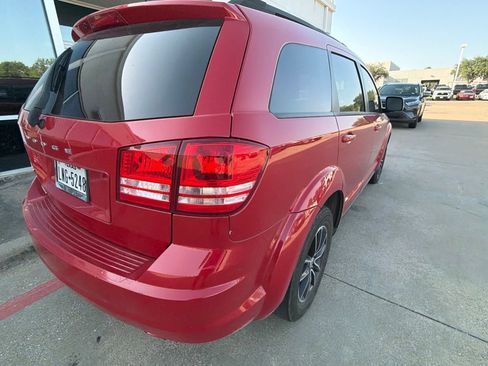 Used 2018 Dodge Journey SE w/ Connectivity Group FWD image 5