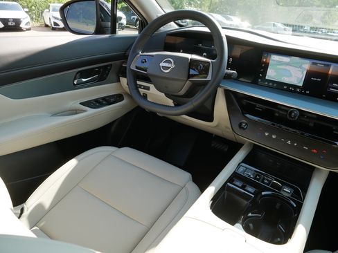 Certified 2025 Nissan Murano SL AWD/4WD image 9