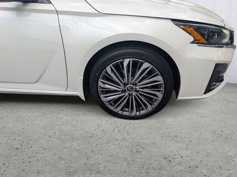 Used 2023 Nissan Altima 2.5 SL AWD/4WD image 9