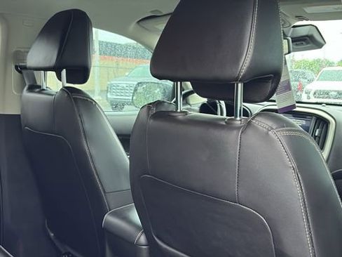 Used 2021 GMC Canyon Denali image 26