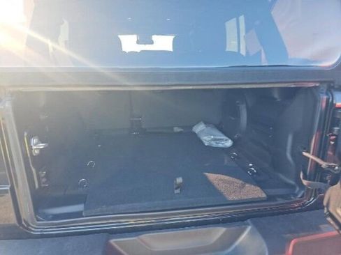 Used 2024 Jeep Wrangler Willys image 13