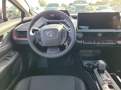 New 2026 Toyota Prius Plug-In Hybrid FWD image 11