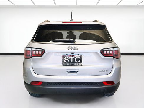 Used 2020 Jeep Compass Latitude FWD image 5