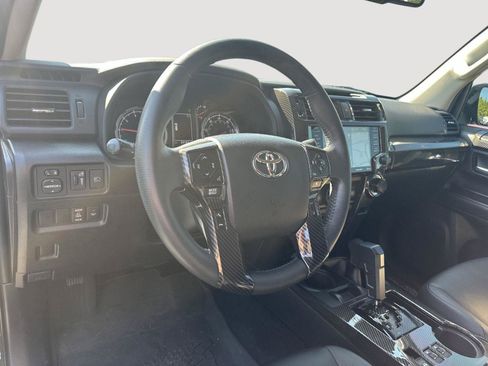Used 2022 Toyota 4Runner TRD Off-Road Premium w/ Moonroof Package AWD/4WD image 9