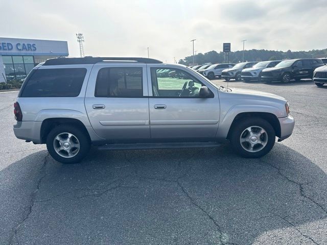 Used 2005 Chevrolet TrailBlazer LT w/ LT Package 1 AWD/4WD image 2