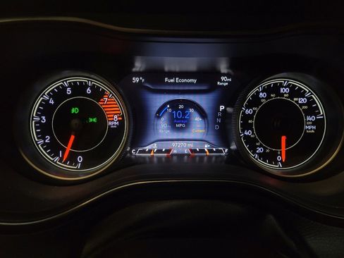 Used 2019 Jeep Cherokee Limited image 23