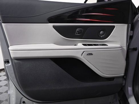 New 2026 Lincoln Nautilus Reserve image 22