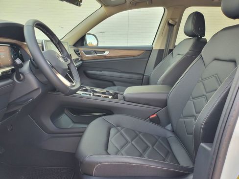 New 2026 Volkswagen Atlas SE FWD image 16