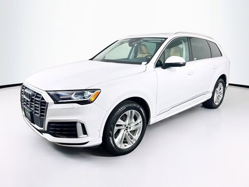 Used 2021 Audi Q7 3.0T Premium w/ Convenience Package image 3